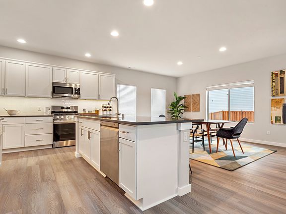 Large Island with quartz counters