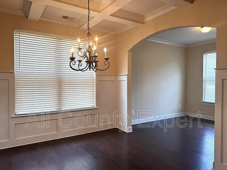 5065 Rialto Way — Photo 3