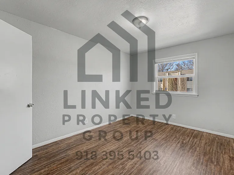 Charl Ann Apartments — Photo 12