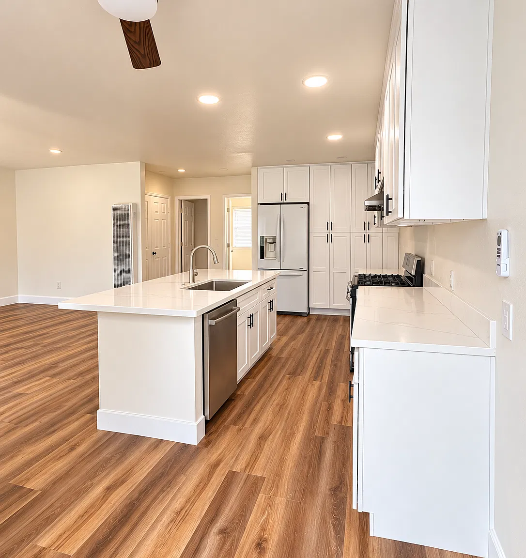 2 bed, 830 sqft, $3,000 — Photo 4