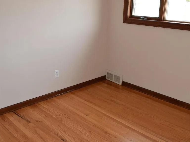 2459 Medford St — Photo 36