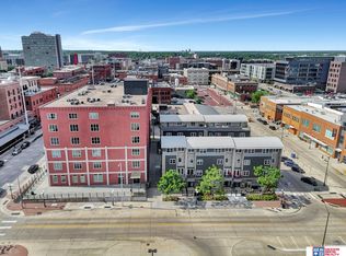 725 R St APT 5, Lincoln, NE 68508