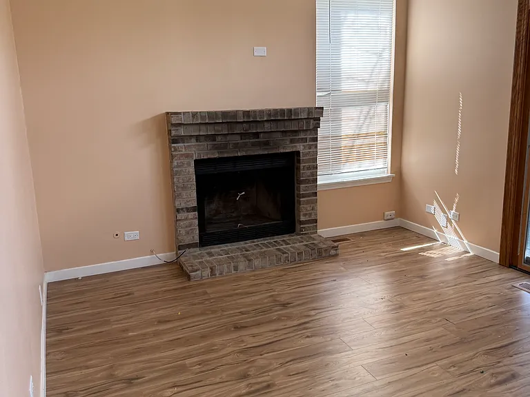 244 Wilton Ln — Photo 4
