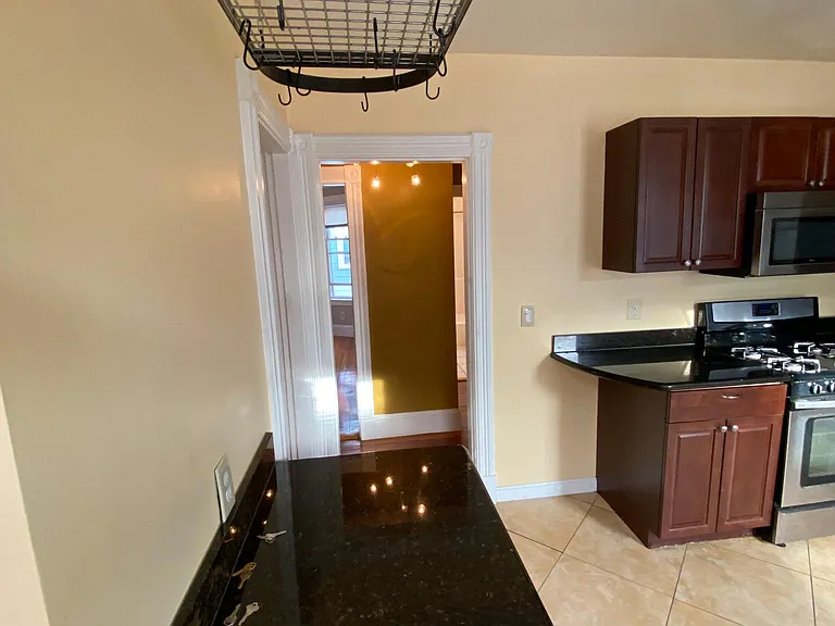 248 Brown St #2 — Photo 5