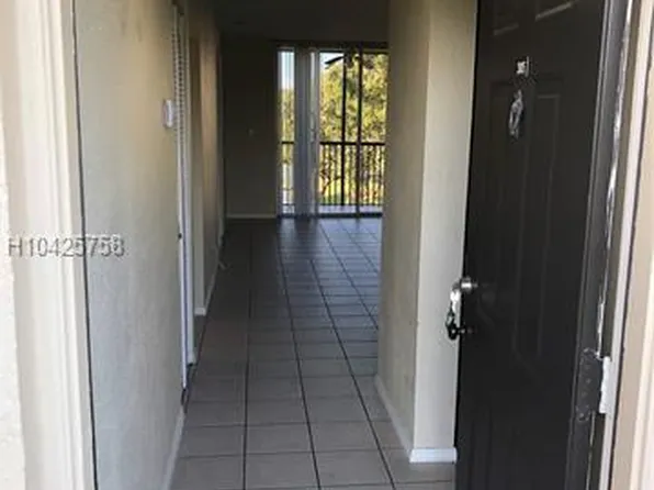 7860 NW 50th St APT 305, Fort Lauderdale, FL 33351