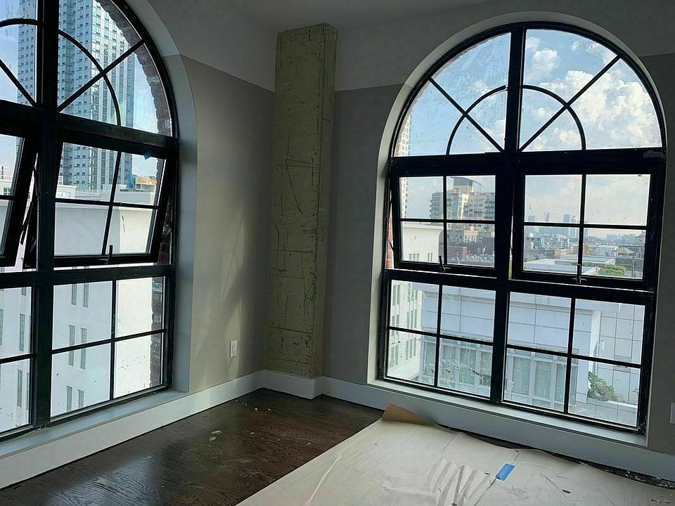 1st image of 184 Kent Ave #508