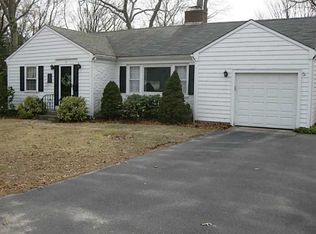 7 Greenwood Ave, Barrington, RI 02806