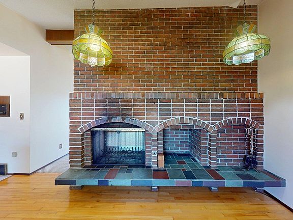 5th image of 15103 92nd St NW