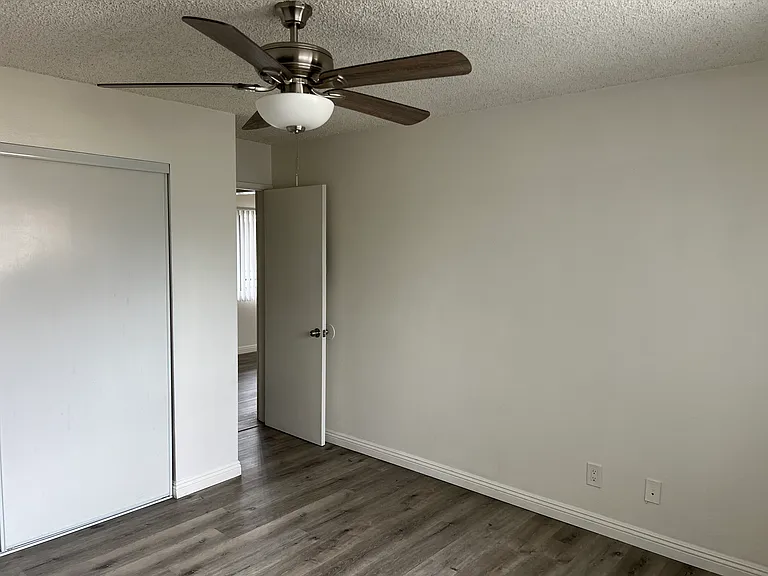 3100 E 7th St #9 — Photo 11
