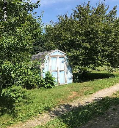 5th image of 408 Oak Hill Ln
