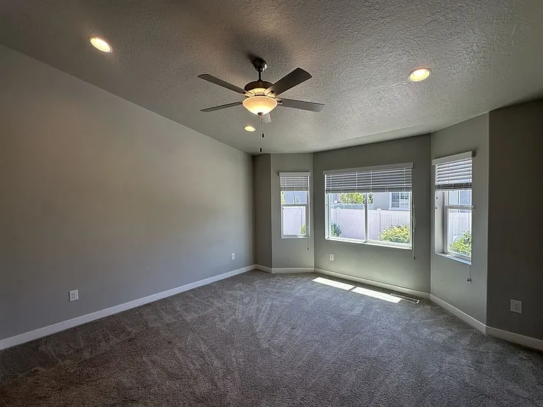 3321 W 1690 N — Photo 11