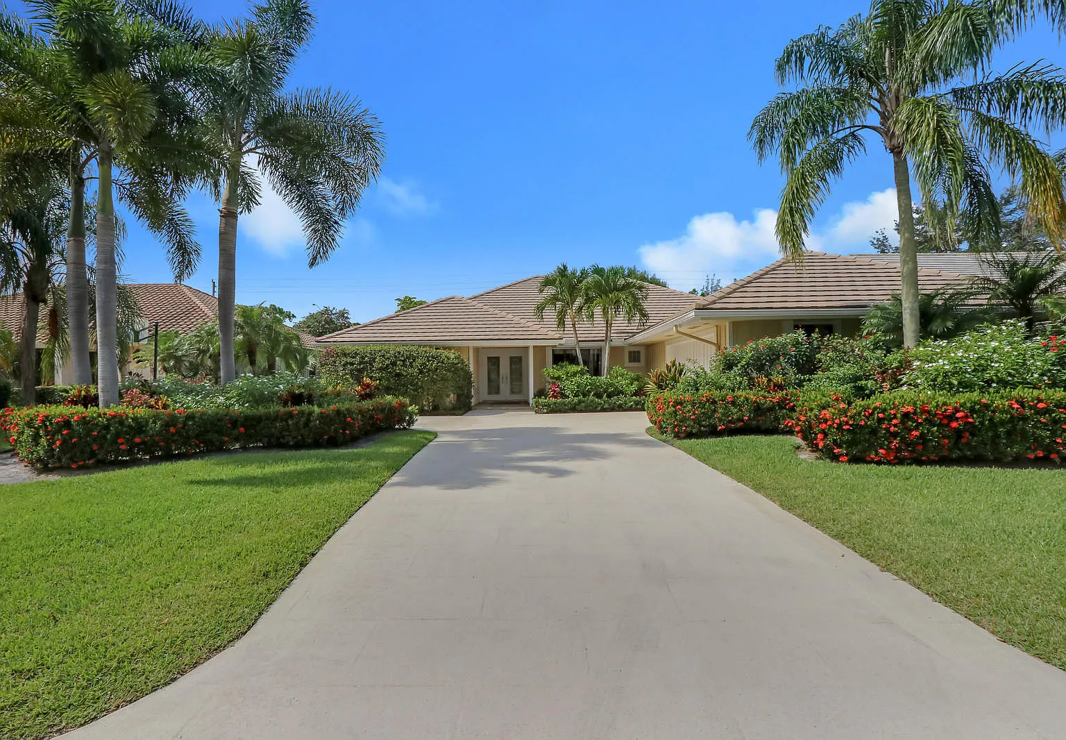 4 bed, 3.0 bath, 2529 sqft, $6,500 — Photo 1