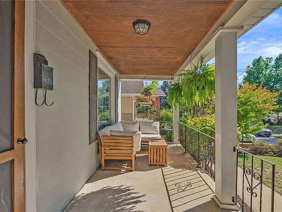 4th image of 4423 Genessee St