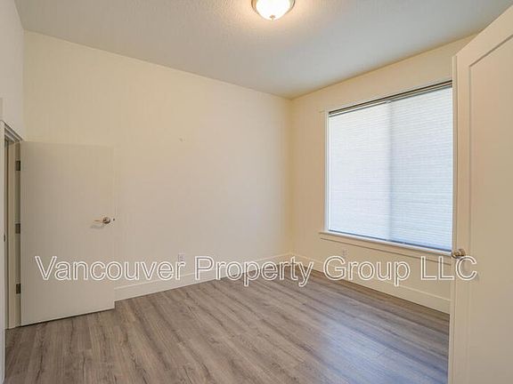 5th image of 12513 NE 102nd Way