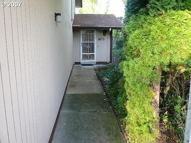 Walk way