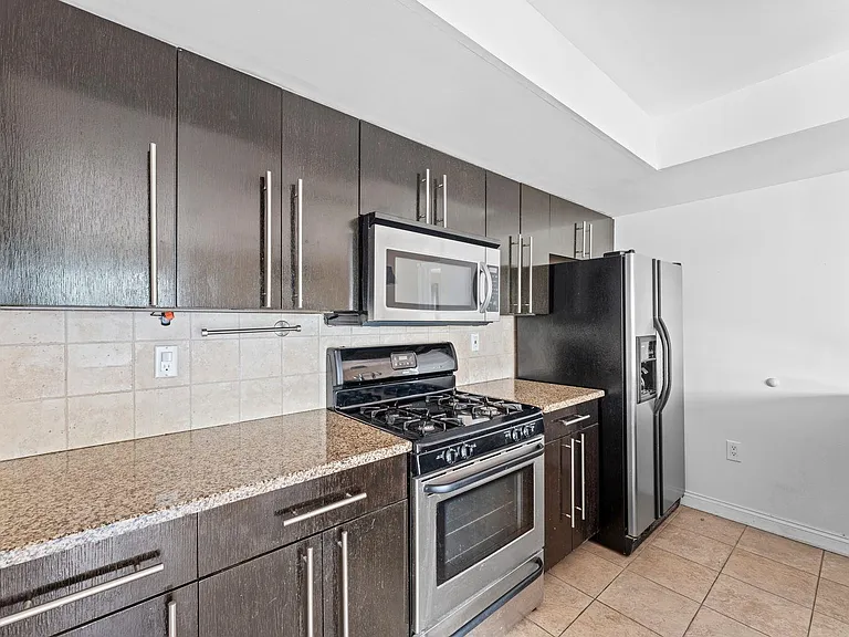125 70th St #3H — Photo 10