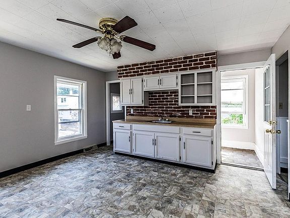 2nd image of 250 Hier Ave #2R