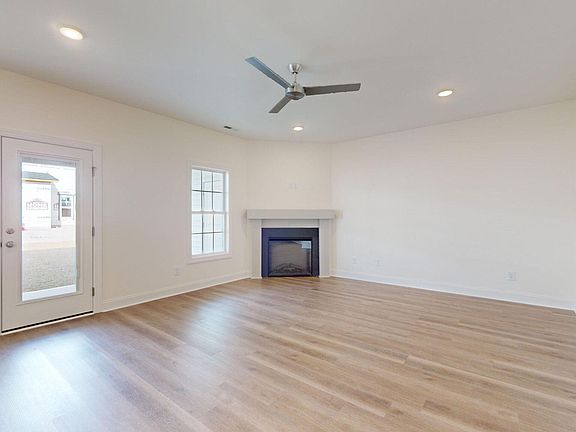 3rd image of 1412 Dorset Drive #A
