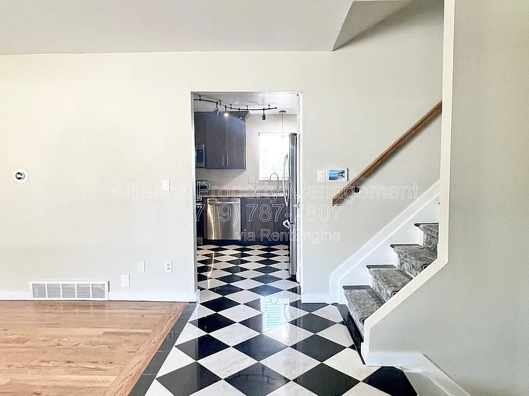 514 Catalina Dr — Photo 4