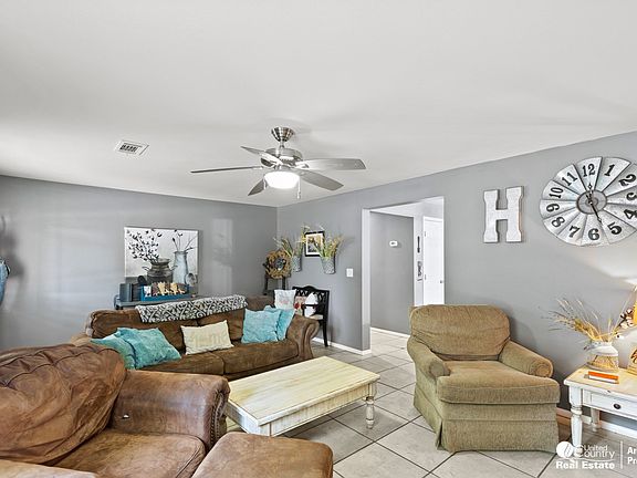 5th image of 1009 Sherwood Ave