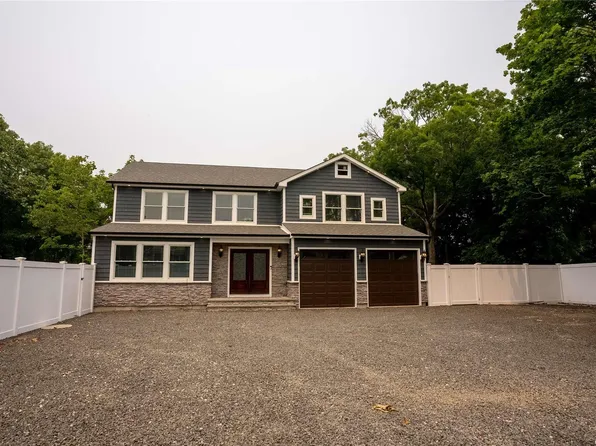 45 Osage Street, Selden, NY 11784