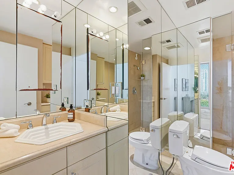 1333 S Beverly Glen Blvd #902 — Photo 13