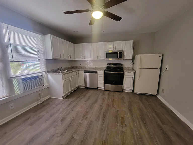 3609 Avenue S 1/2 — Photo 10