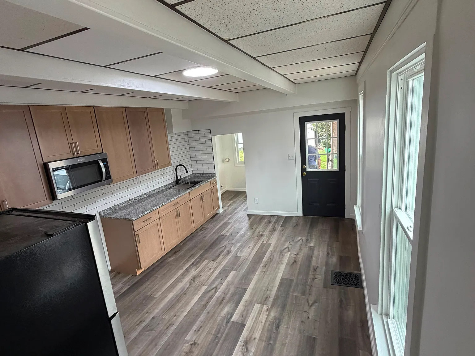 3 bed, 1800 sqft, $1,295 — Photo 2
