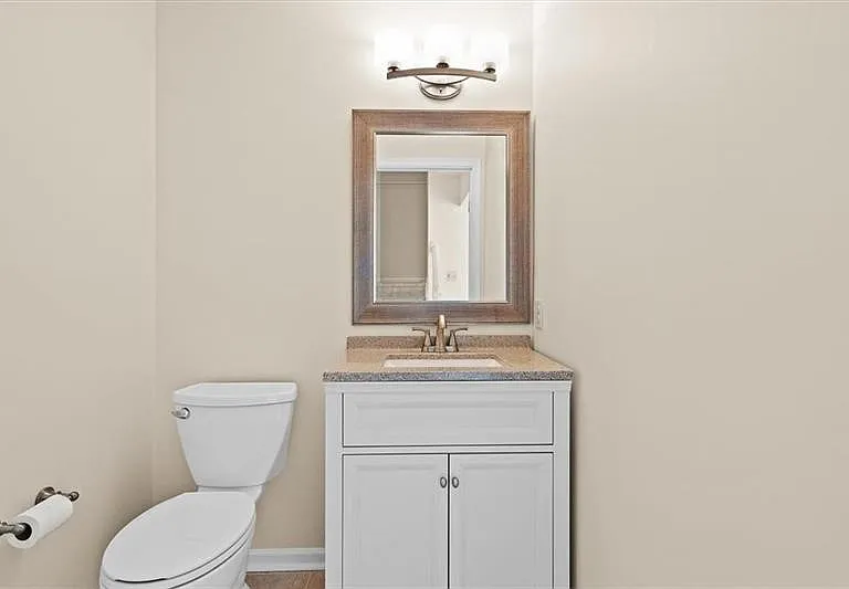 510 Village Green Blvd W — Photo 12