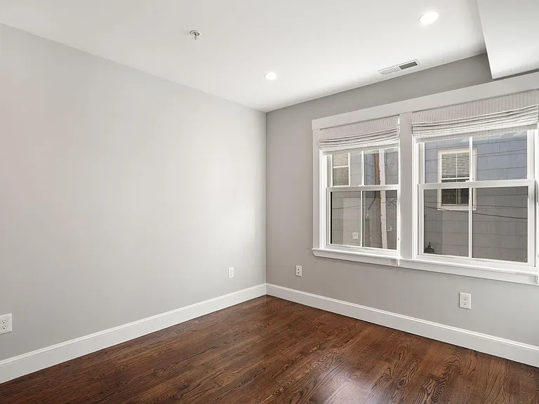 2nd bedroom (2nd floor) (vacant)