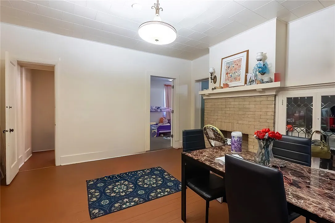 2 bed, 1300 sqft, $1,300 — Photo 2