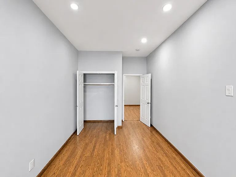 20419 Jamaica Ave #1R — Photo 5