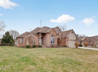 4372 Morning Dove Dr, Oregon, OH 43616