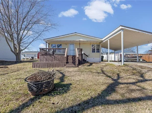 89 Lakeview Ln, Linn Valley, KS 66040