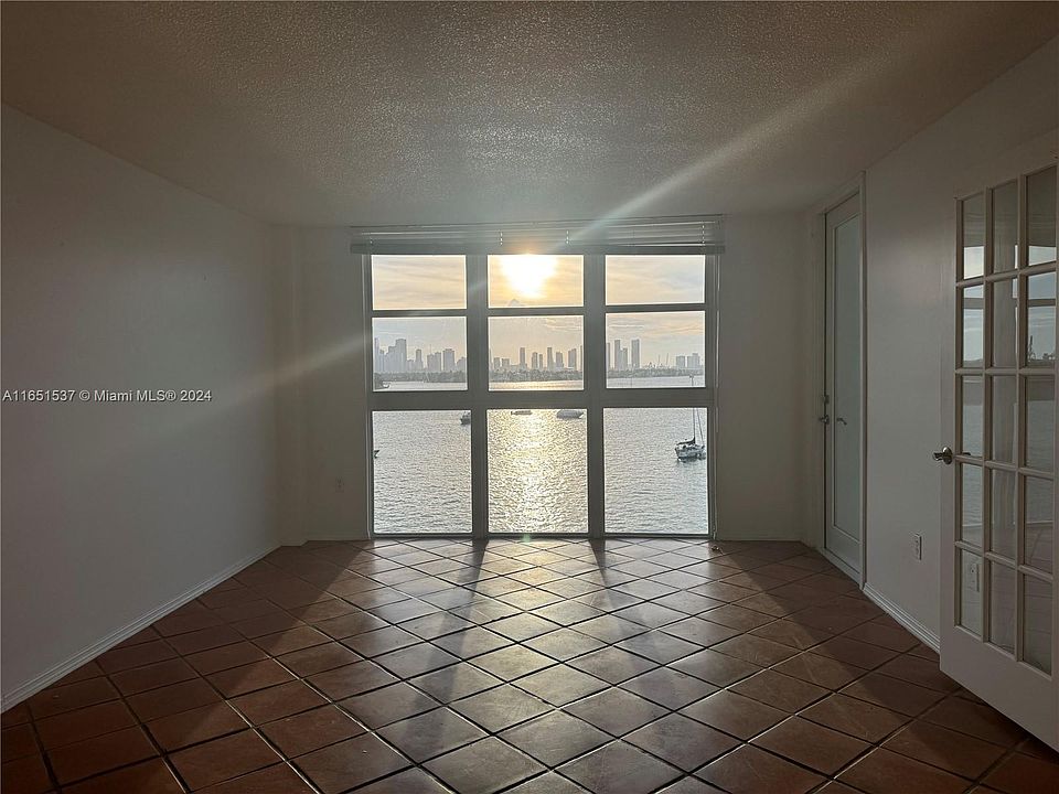 1st image of 1228 West Ave APT 402