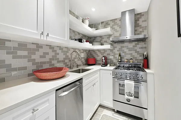 Rented by Compass | media 23