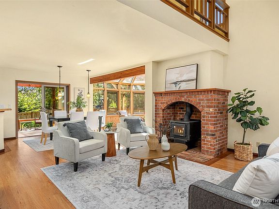 5th image of 932 NW Nakata Avenue