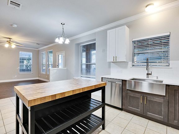 4th image of 1409 Kendalia St #350