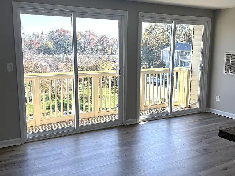 1604 Arlyn Cir #J — Photo 5