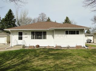 2007 6th St S, Moorhead, MN 56560