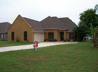 201 Country Cottage Blvd, Montz, LA 70068