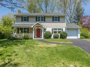 19 Sharon Ct, Kings Park, NY 11754