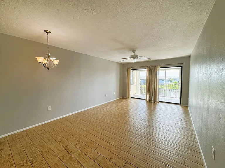 1400 Mineo Dr #10-B — Photo 4