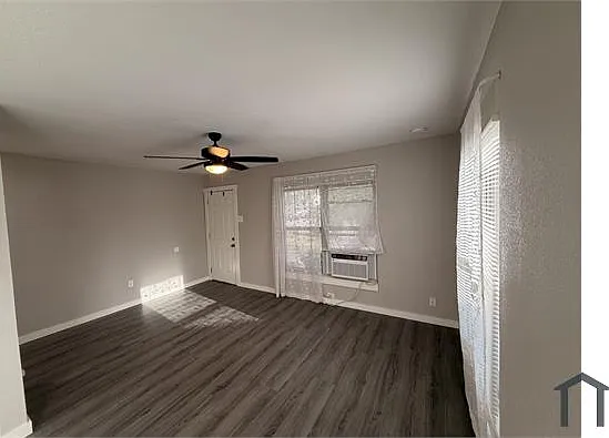 2 bed, 704 sqft, $1,450 — Photo 2