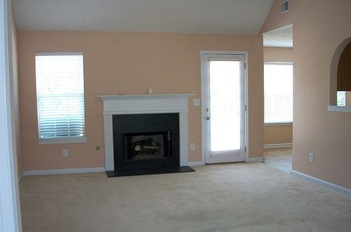 3rd image of 225 Shadowbrooke Cir