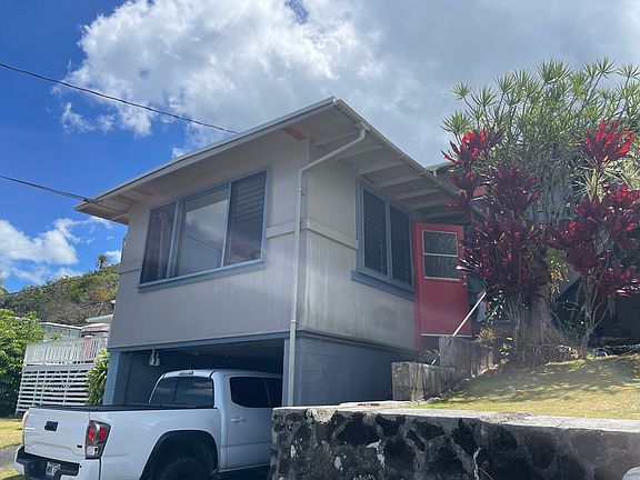 Studio apt above garage