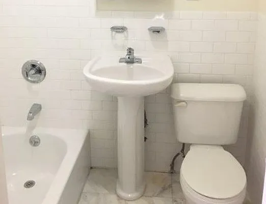 Rented by Solil Management | media 10