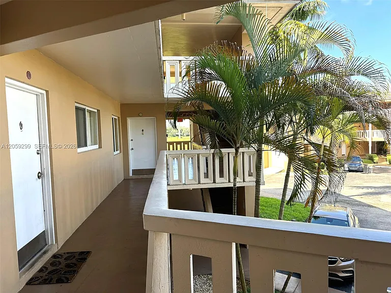 7400 Miami Lakes Dr #D206 — Photo 2