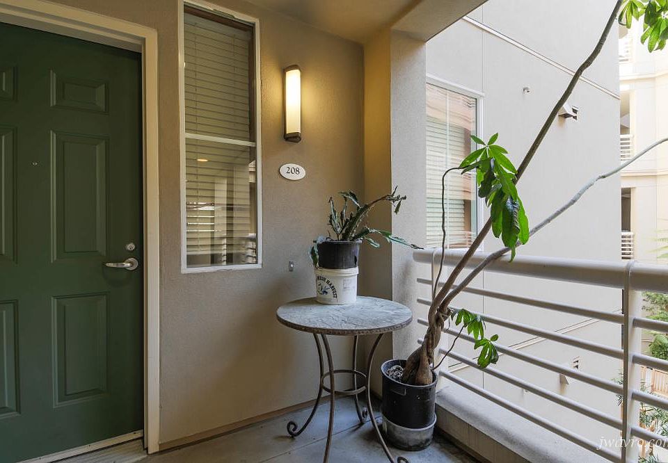 1st image of 851 Van Ness Ave Unit 208