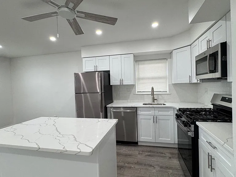 9762 Hilspach St — Photo 5